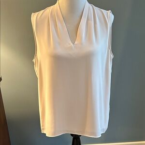 T Tahari Soft cream Sleeveless Blouse